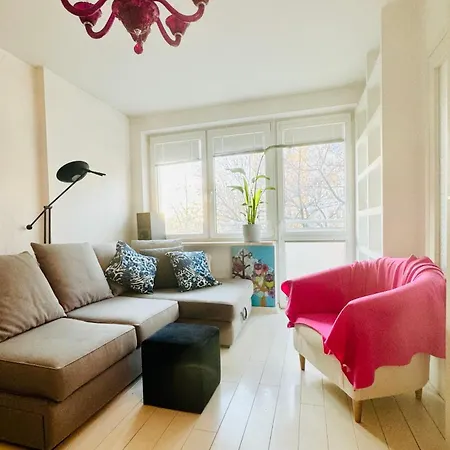 Washington Avenue Apartment *